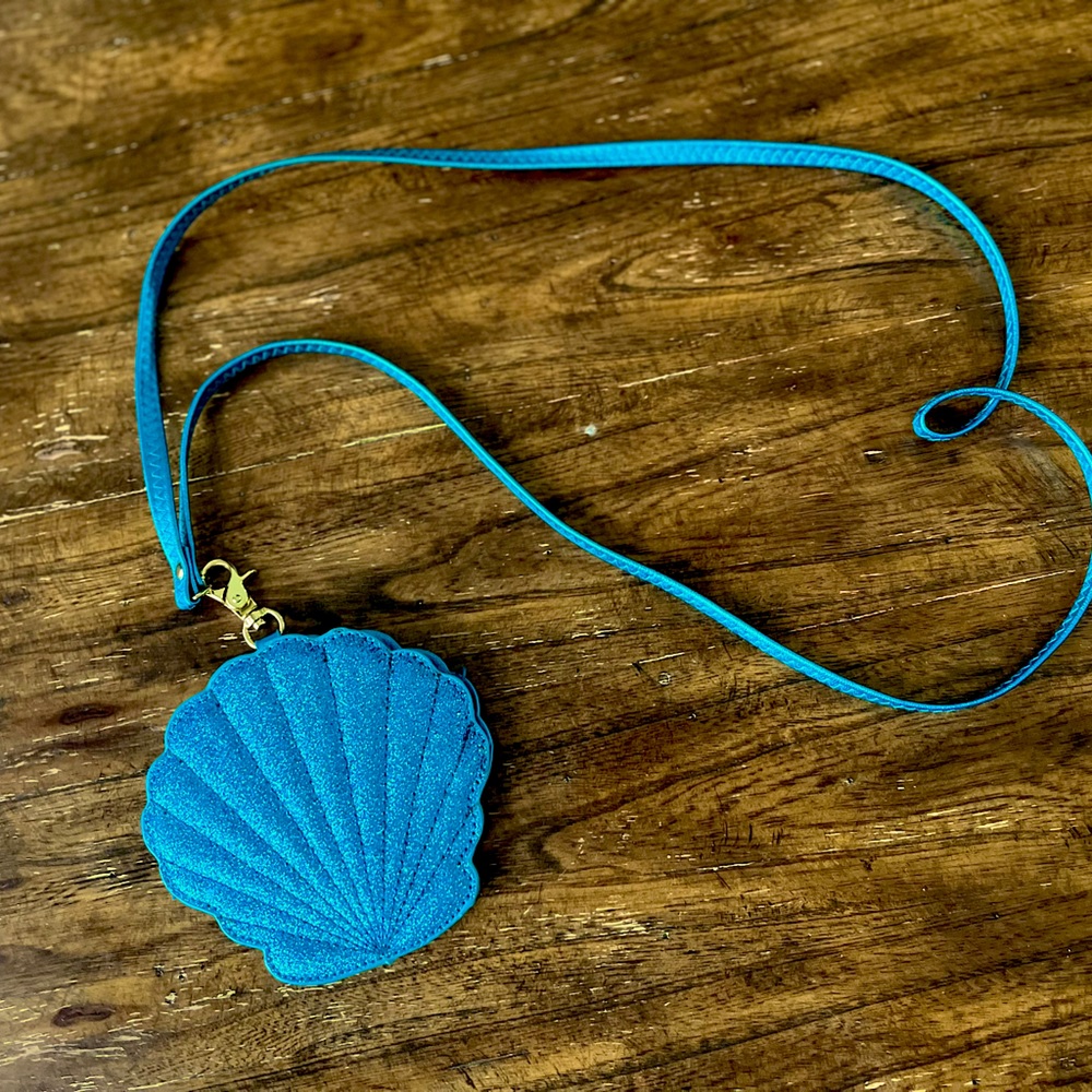 H&M Glitter Crossbody Seashell Coinpurse